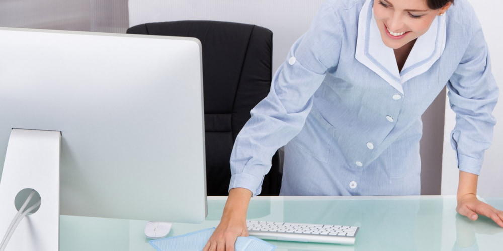 «Desvelando el Misterio: ¿Por Qué las Empresas deciden Externalizar los servicios de Limpieza?
